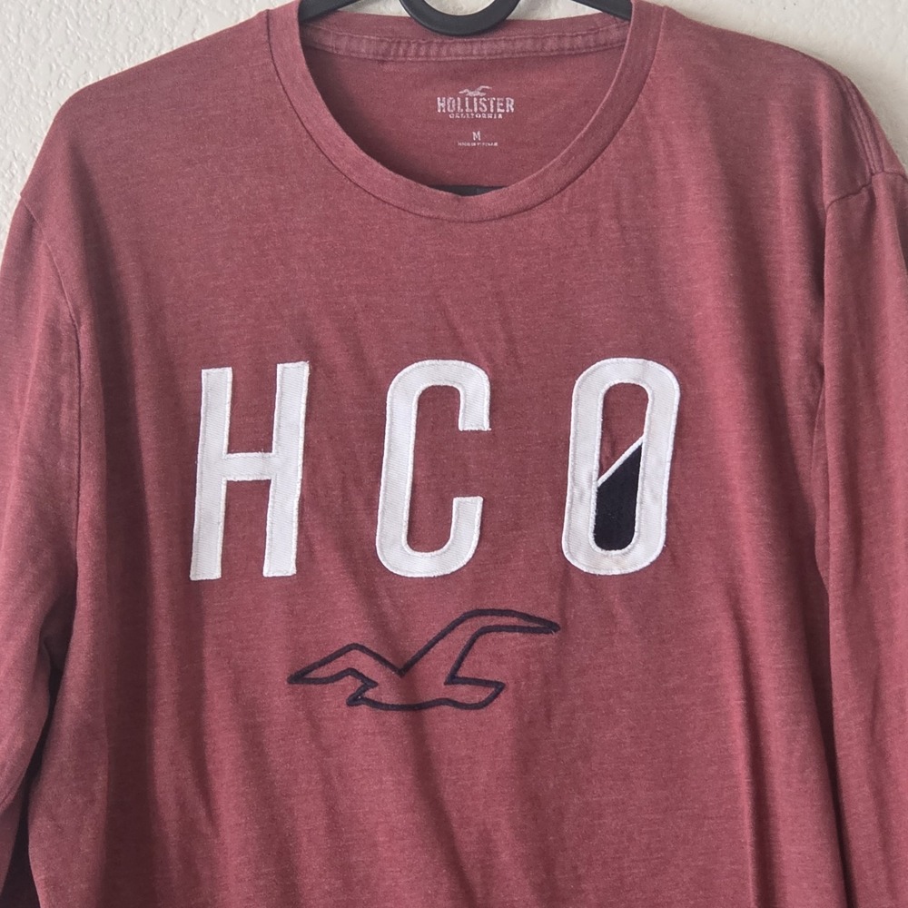 Men's Hollister long sleeve tee with front logo graphic applique logo size M